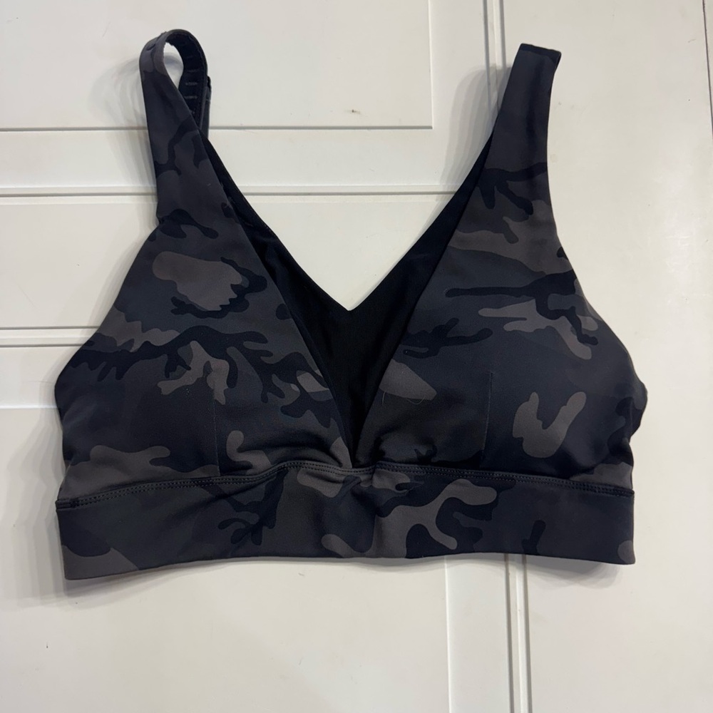 ZYIA Women’s Size Medium Gray Black Camo Sports Bra Activewear Running